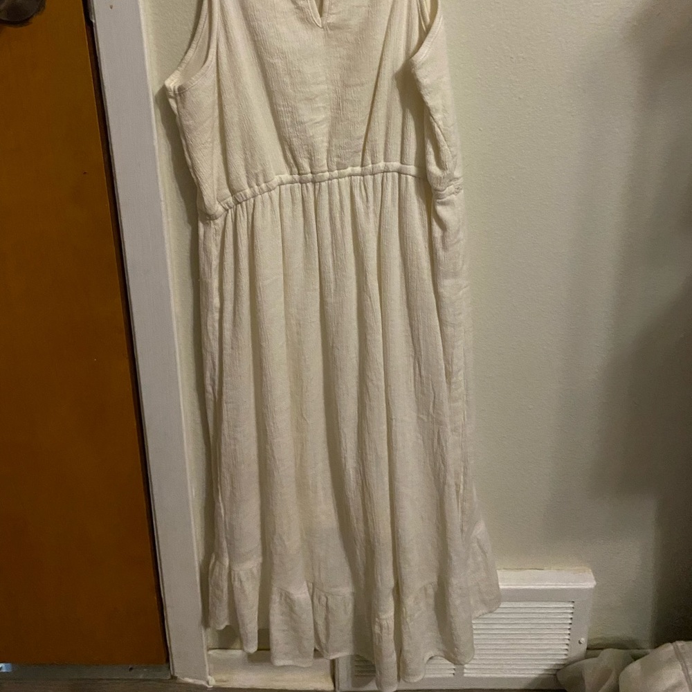 White Flowy Beach Dress - Picture 2 of 2